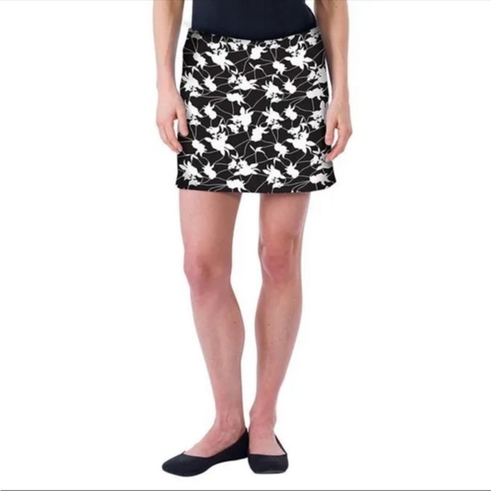 ⭐️Women's TRANQUILITY By Colorado skirt Black/White Shadow Flowers Skort‎ L